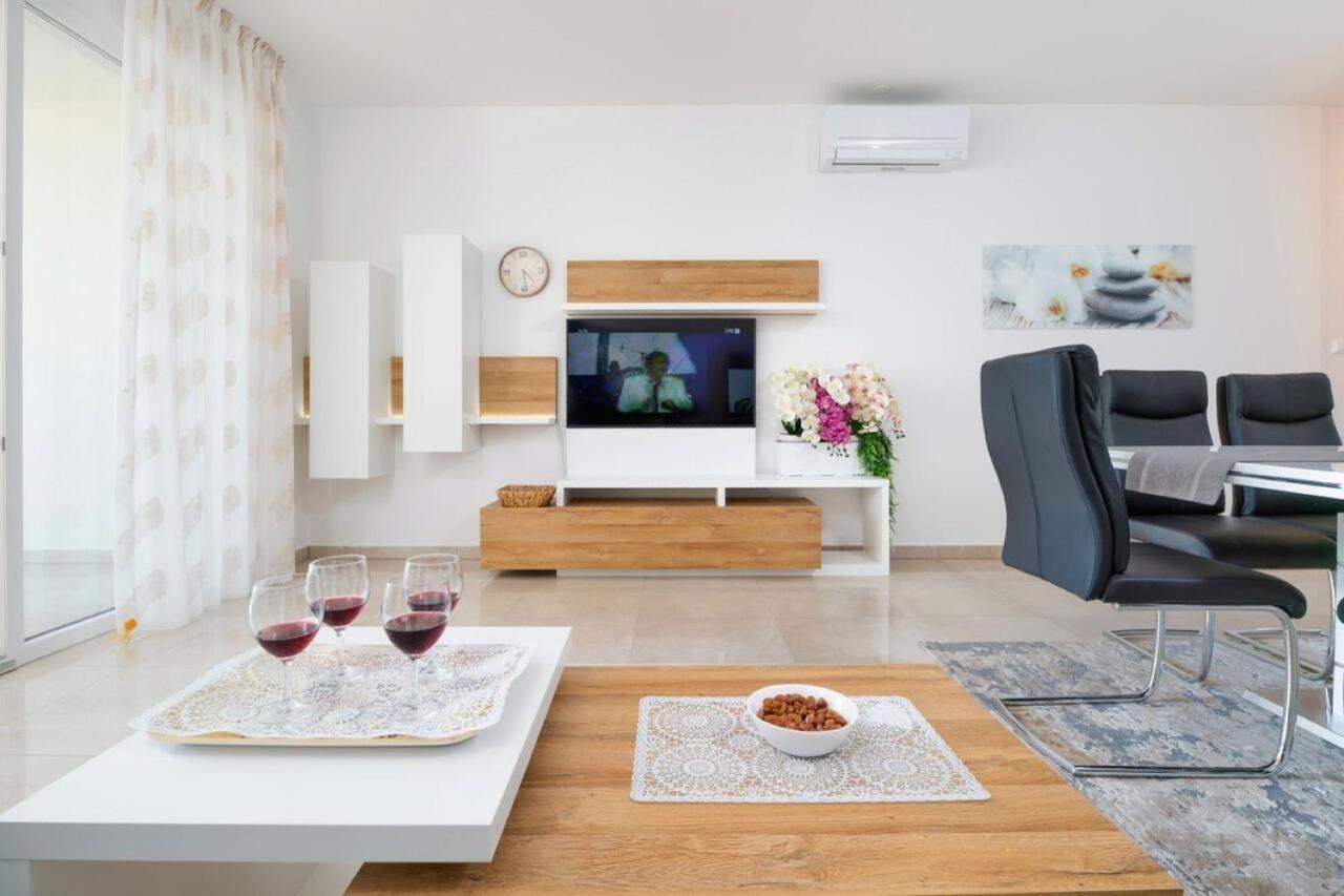 Sea View Apartment Ema Split Dış mekan fotoğraf